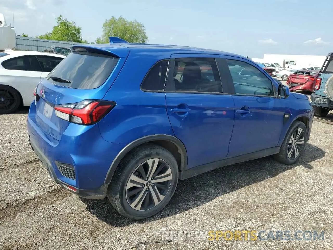 3 Photograph of a damaged car JA4APUAU5MU008967 MITSUBISHI OUTLANDER 2021