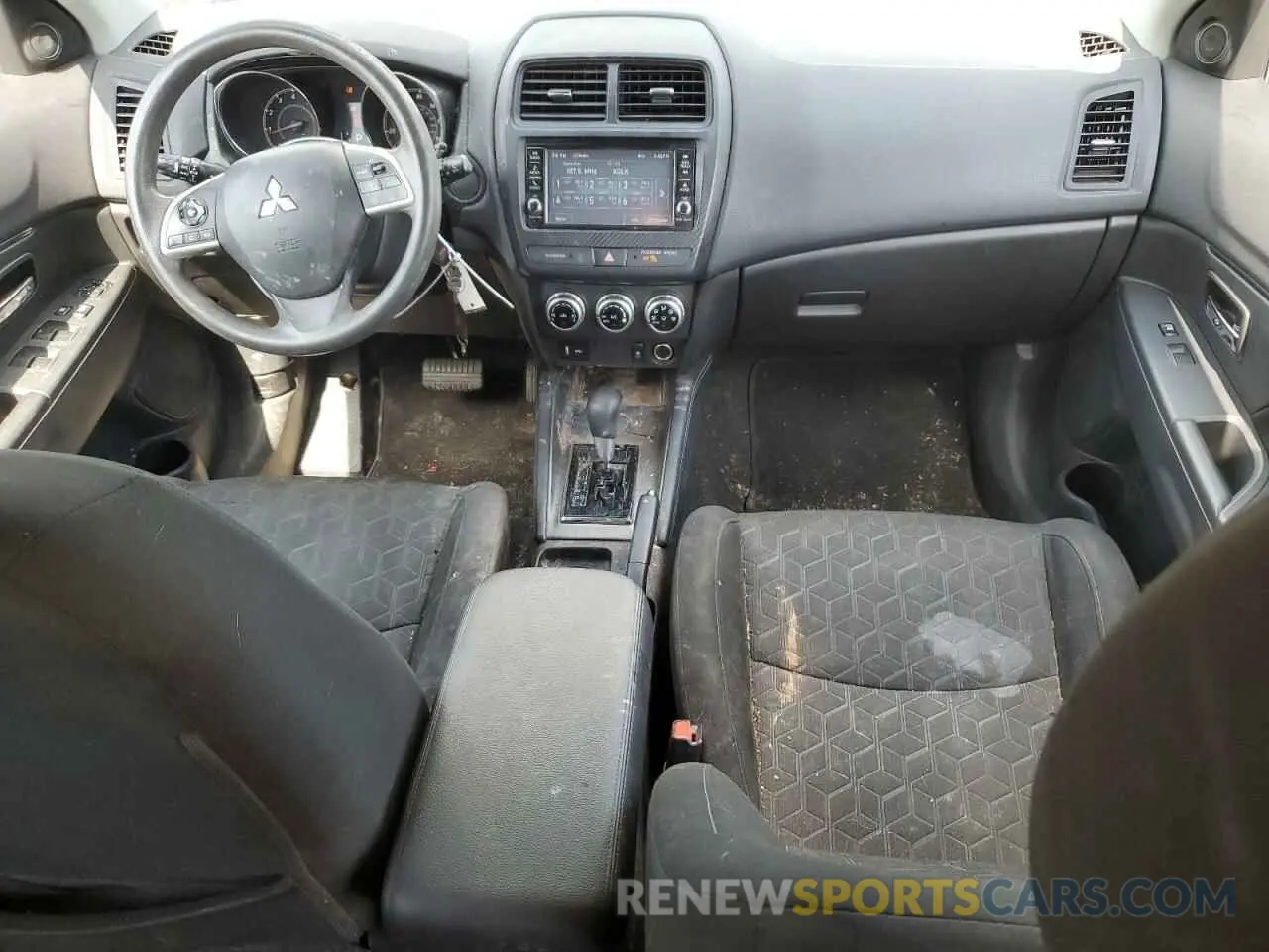 8 Photograph of a damaged car JA4APUAU5MU008967 MITSUBISHI OUTLANDER 2021