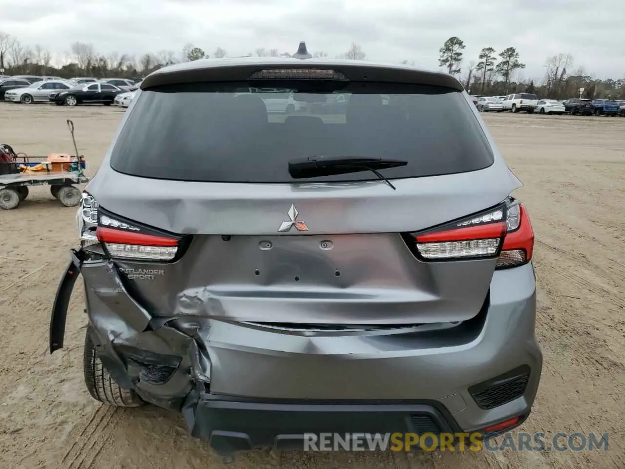 6 Фотография поврежденного автомобиля JA4APUAU6MU035840 MITSUBISHI OUTLANDER 2021