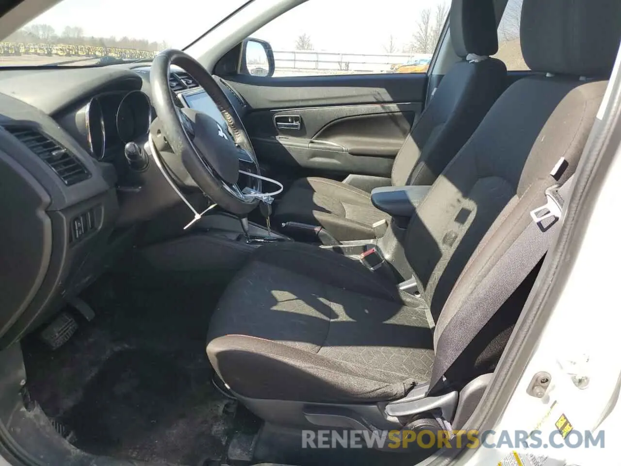 7 Фотография поврежденного автомобиля JA4APUAU7MU022630 MITSUBISHI OUTLANDER 2021