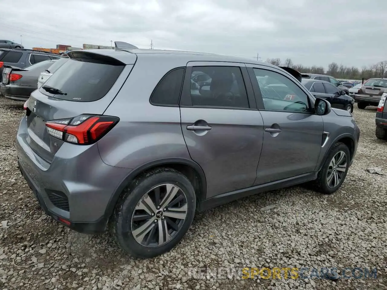3 Photograph of a damaged car JA4ARUAU0MU021040 MITSUBISHI OUTLANDER 2021