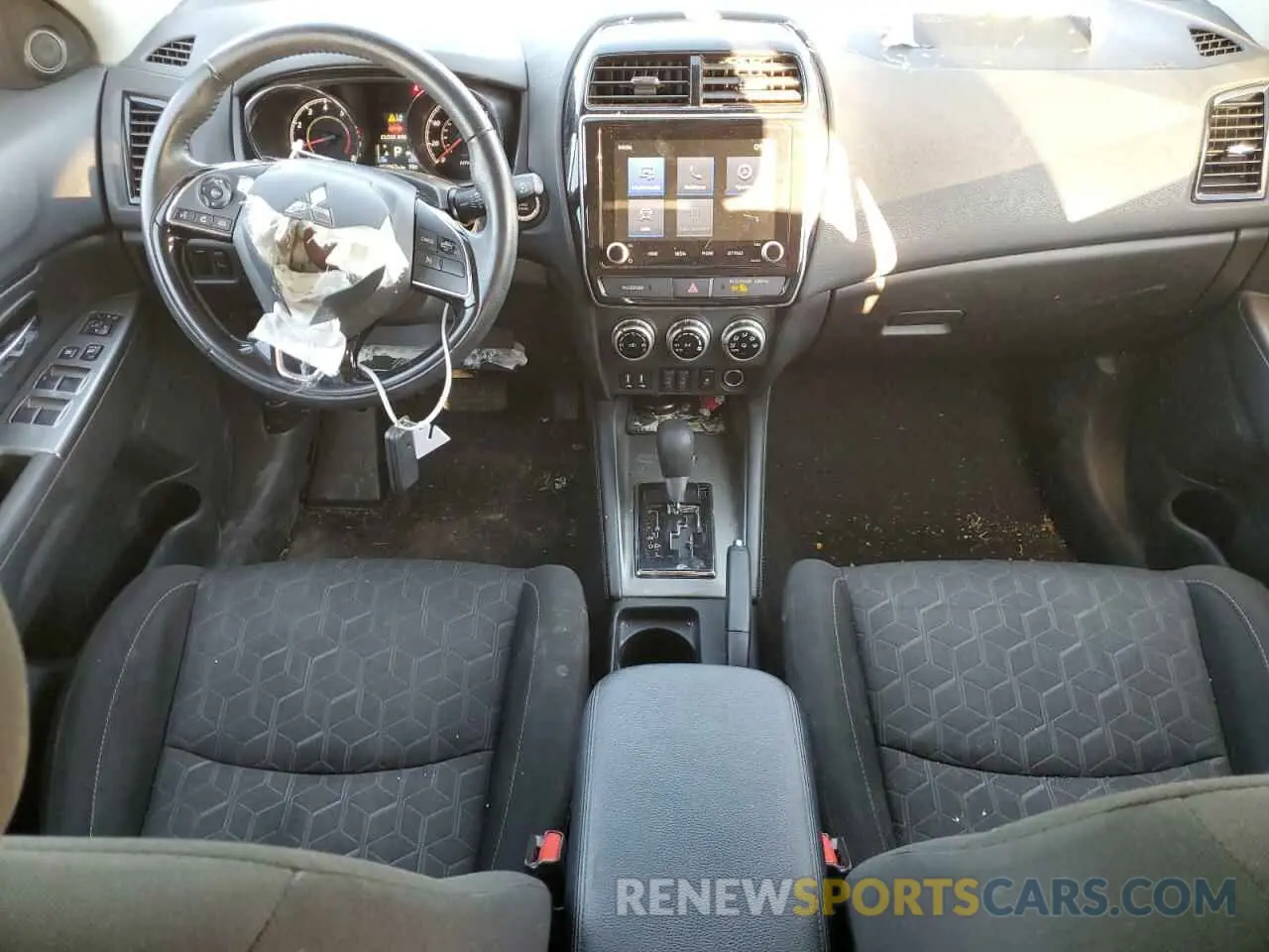 8 Фотография поврежденного автомобиля JA4ARUAU5MU036438 MITSUBISHI OUTLANDER 2021
