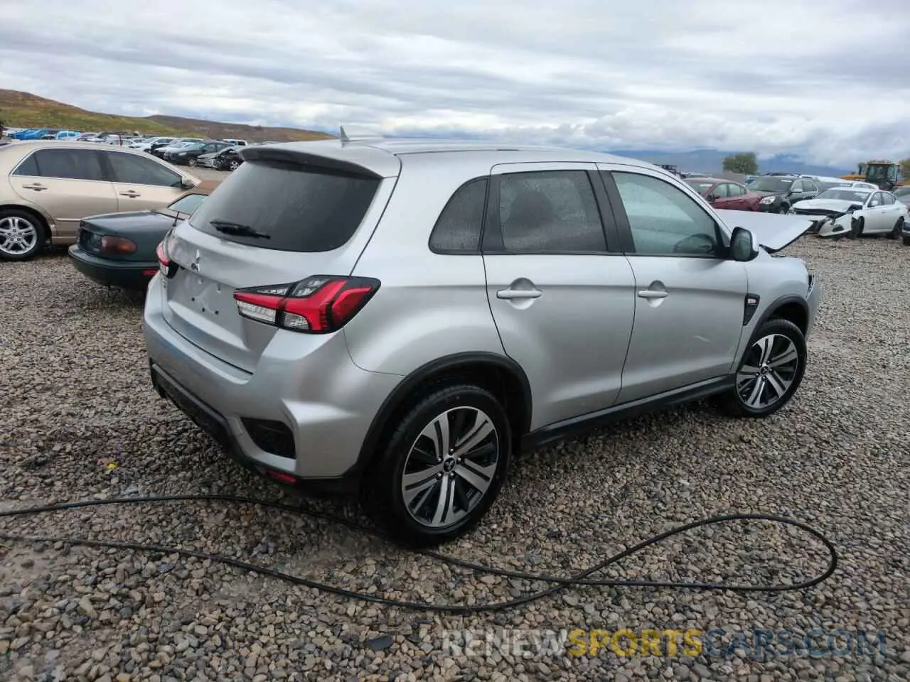 3 Фотография поврежденного автомобиля JA4ARUAU6MU034715 MITSUBISHI OUTLANDER 2021