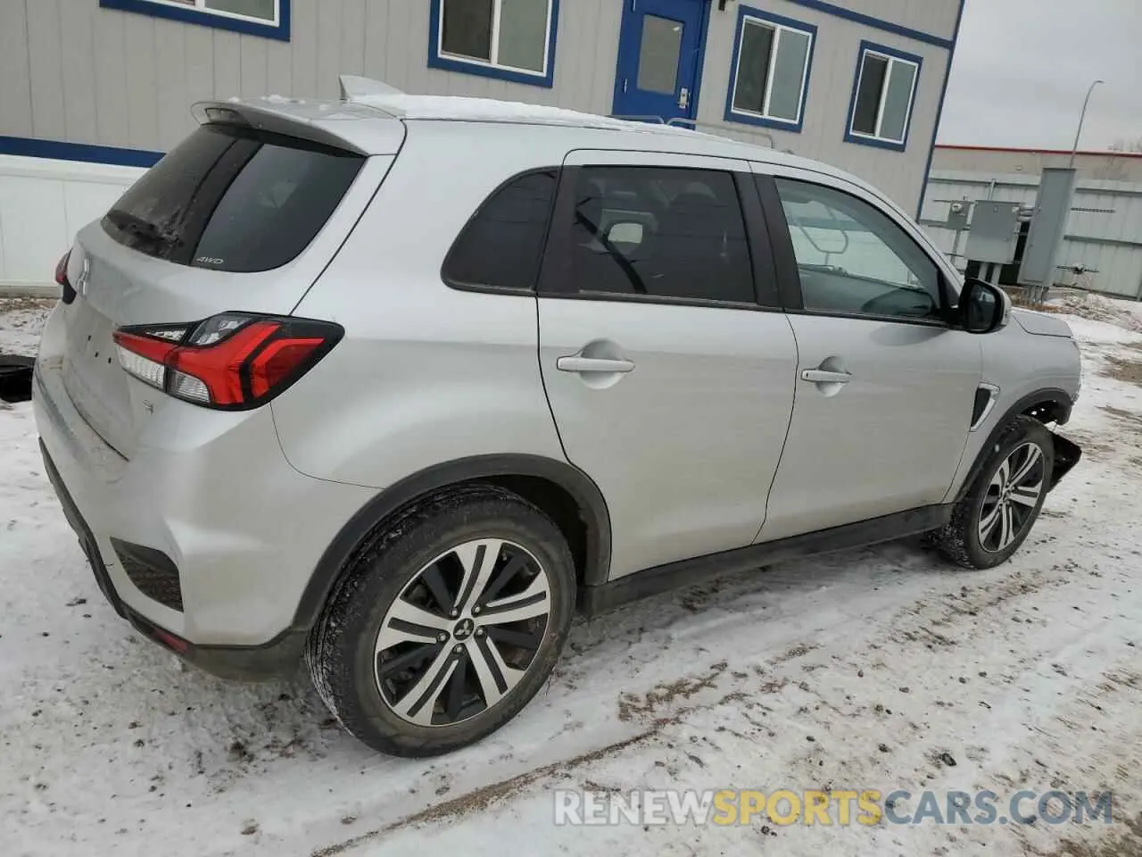 3 Фотография поврежденного автомобиля JA4ARUAU7MU026557 MITSUBISHI OUTLANDER 2021