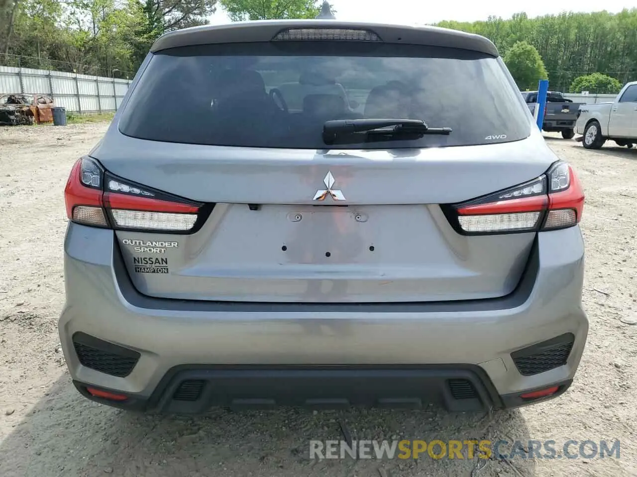 6 Photograph of a damaged car JA4ARUAU7MU035906 MITSUBISHI OUTLANDER 2021