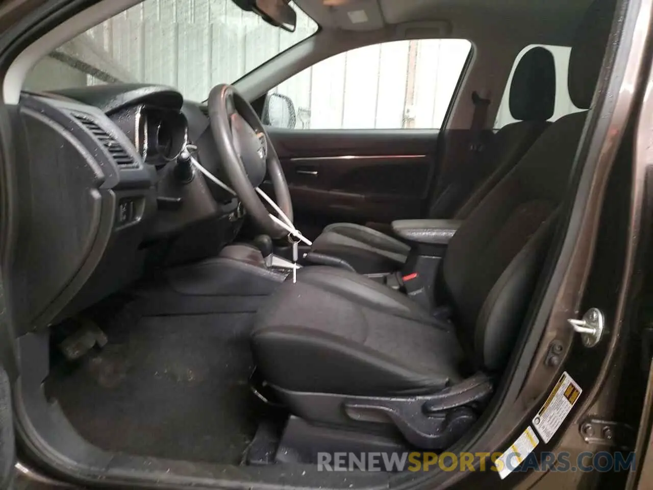 7 Фотография поврежденного автомобиля JA4ARUAU9MU030528 MITSUBISHI OUTLANDER 2021