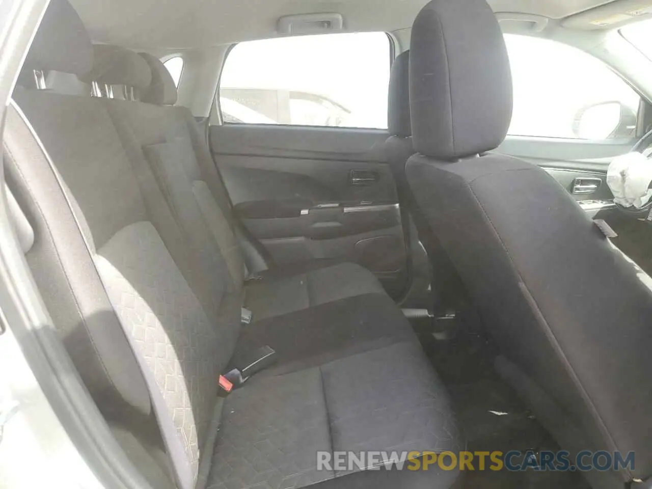 10 Фотография поврежденного автомобиля JA4ARUAUXMU017089 MITSUBISHI OUTLANDER 2021