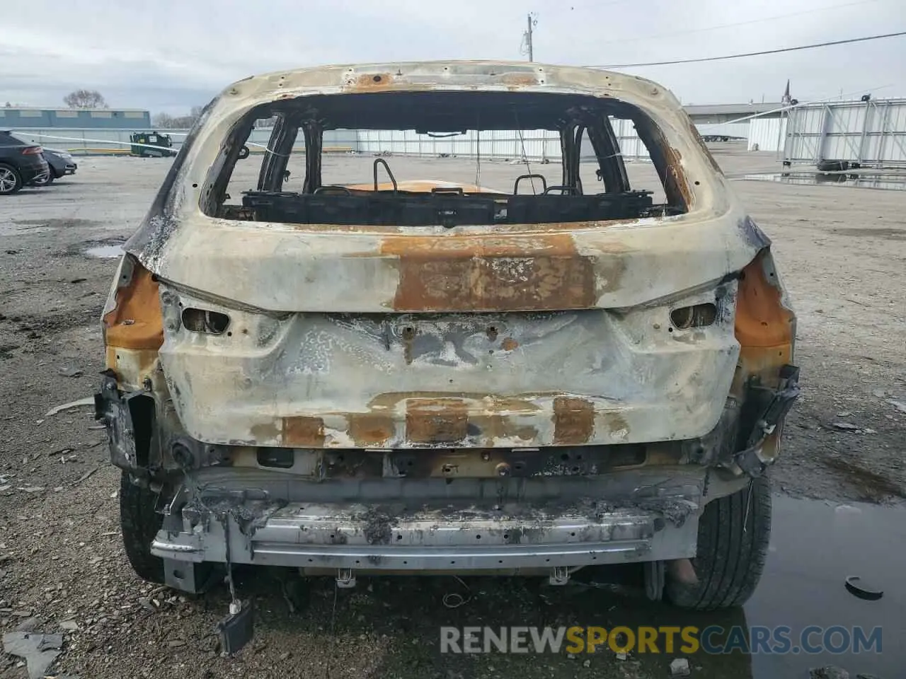 6 Photograph of a damaged car JA4ARUAUXMU022826 MITSUBISHI OUTLANDER 2021