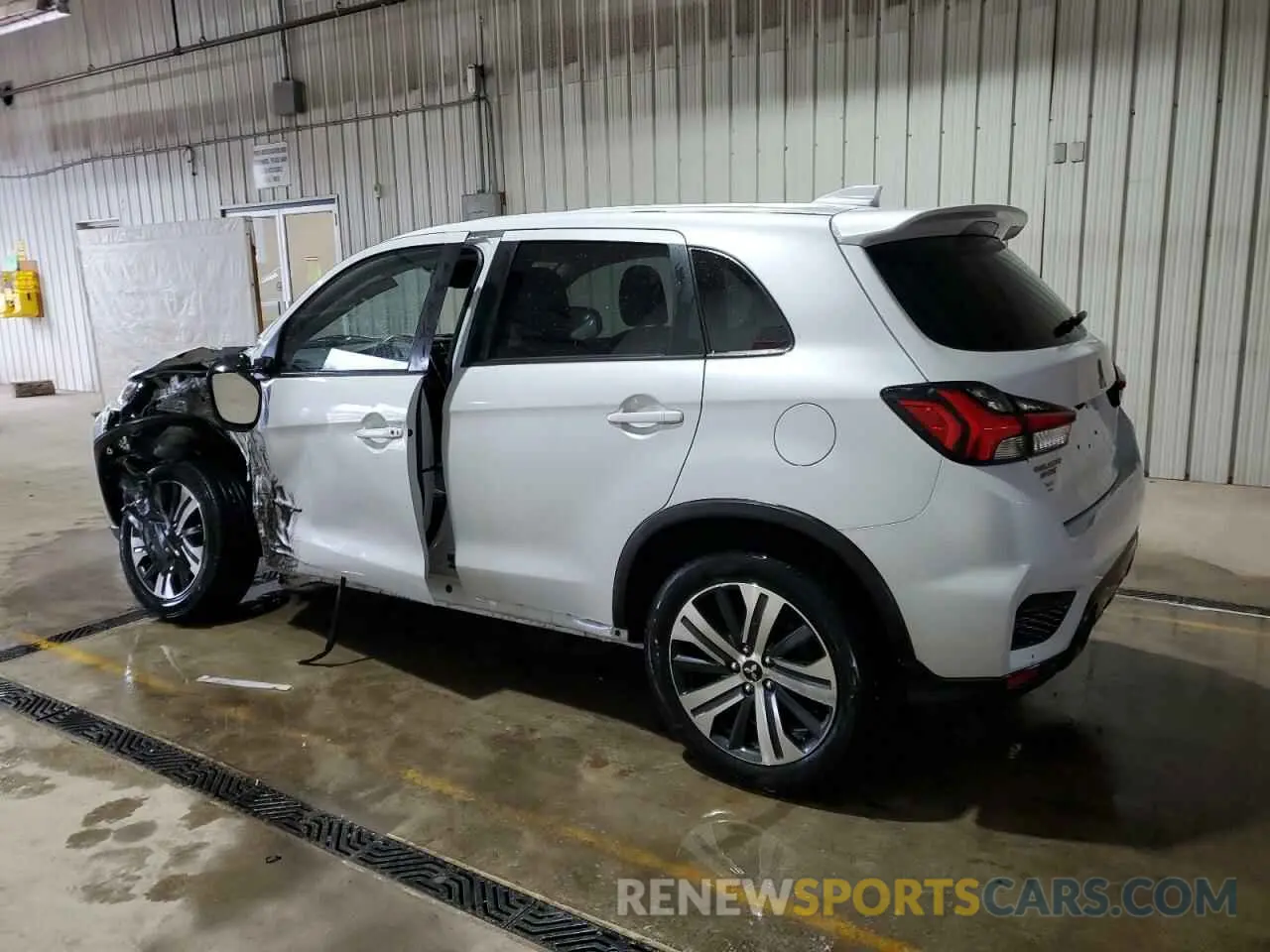 2 Photograph of a damaged car JA4APVAU4NU010832 MITSUBISHI OUTLANDER 2022