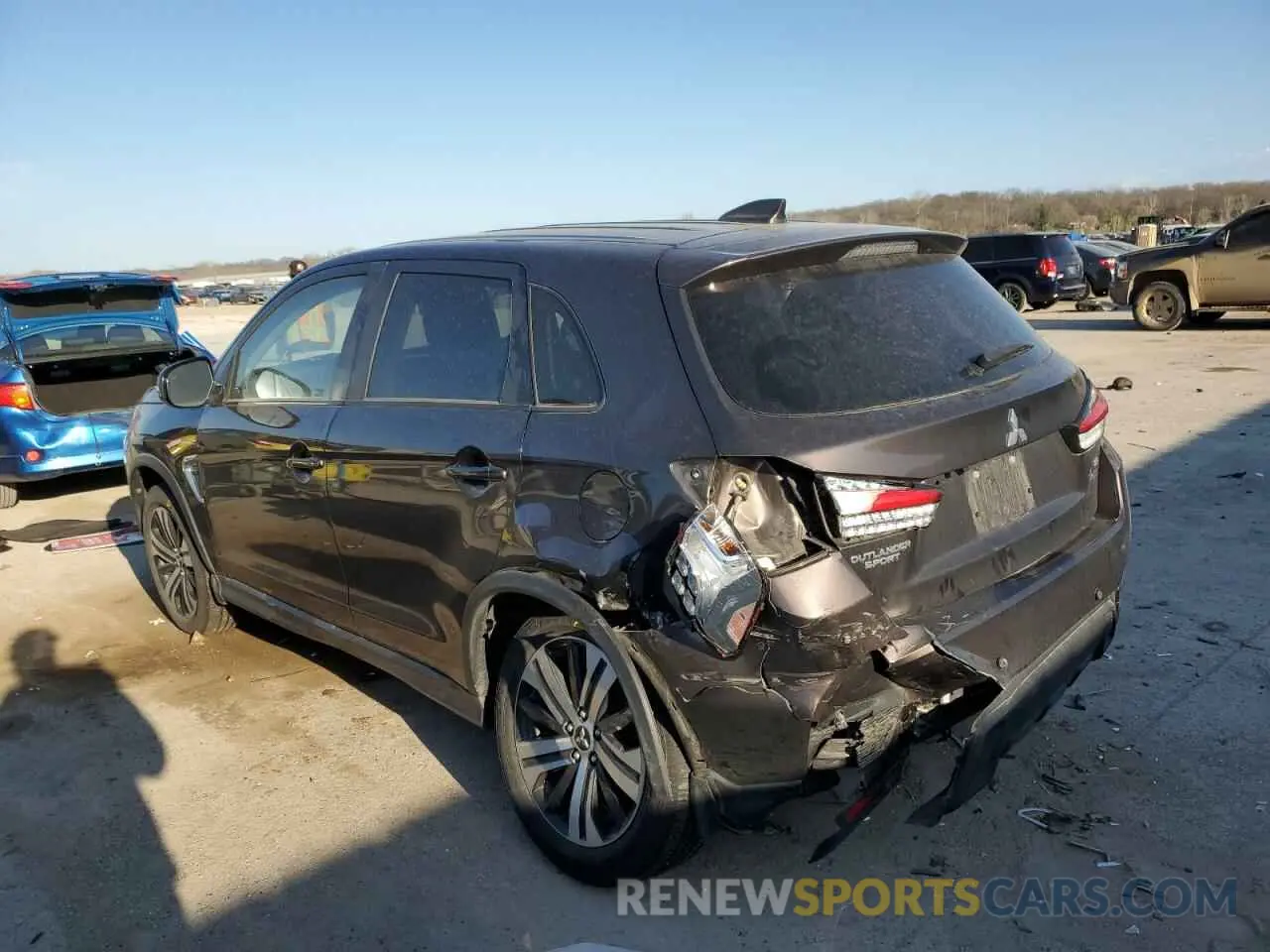 2 Фотография поврежденного автомобиля JA4APVAU4NU014038 MITSUBISHI OUTLANDER 2022