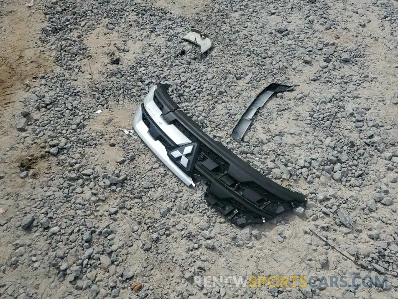 13 Photograph of a damaged car JA4APVAU5NU024156 MITSUBISHI OUTLANDER 2022
