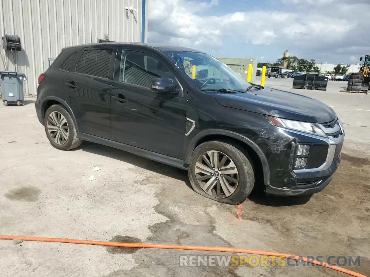4 Photograph of a damaged car JA4APVAU6NU009195 MITSUBISHI OUTLANDER 2022
