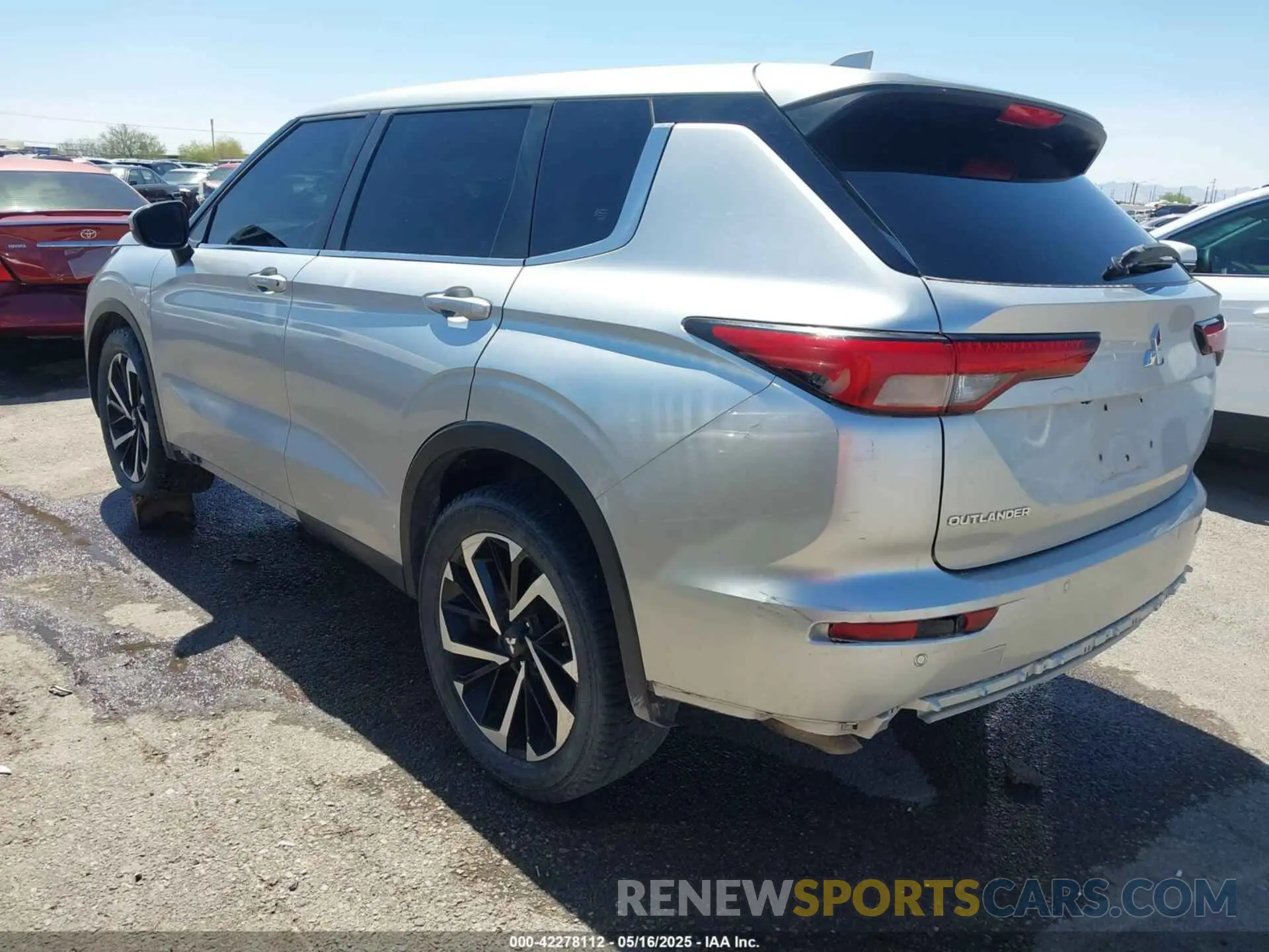 3 Фотография поврежденного автомобиля JA4J3TA81NZ015802 MITSUBISHI OUTLANDER 2022