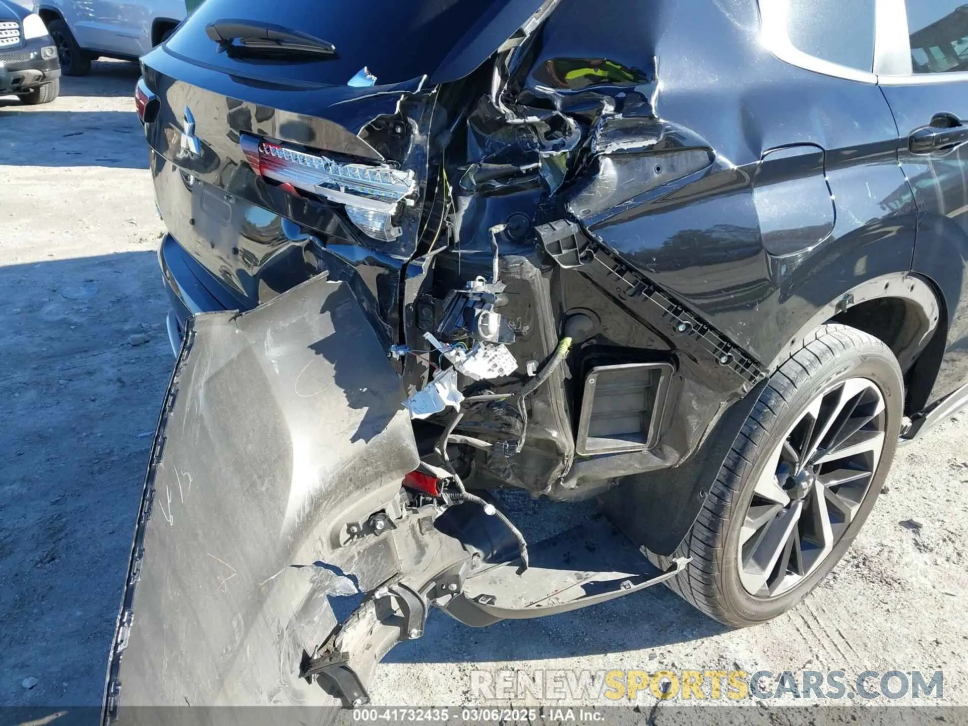 6 Photograph of a damaged car JA4J3TA82NZ040689 MITSUBISHI OUTLANDER 2022