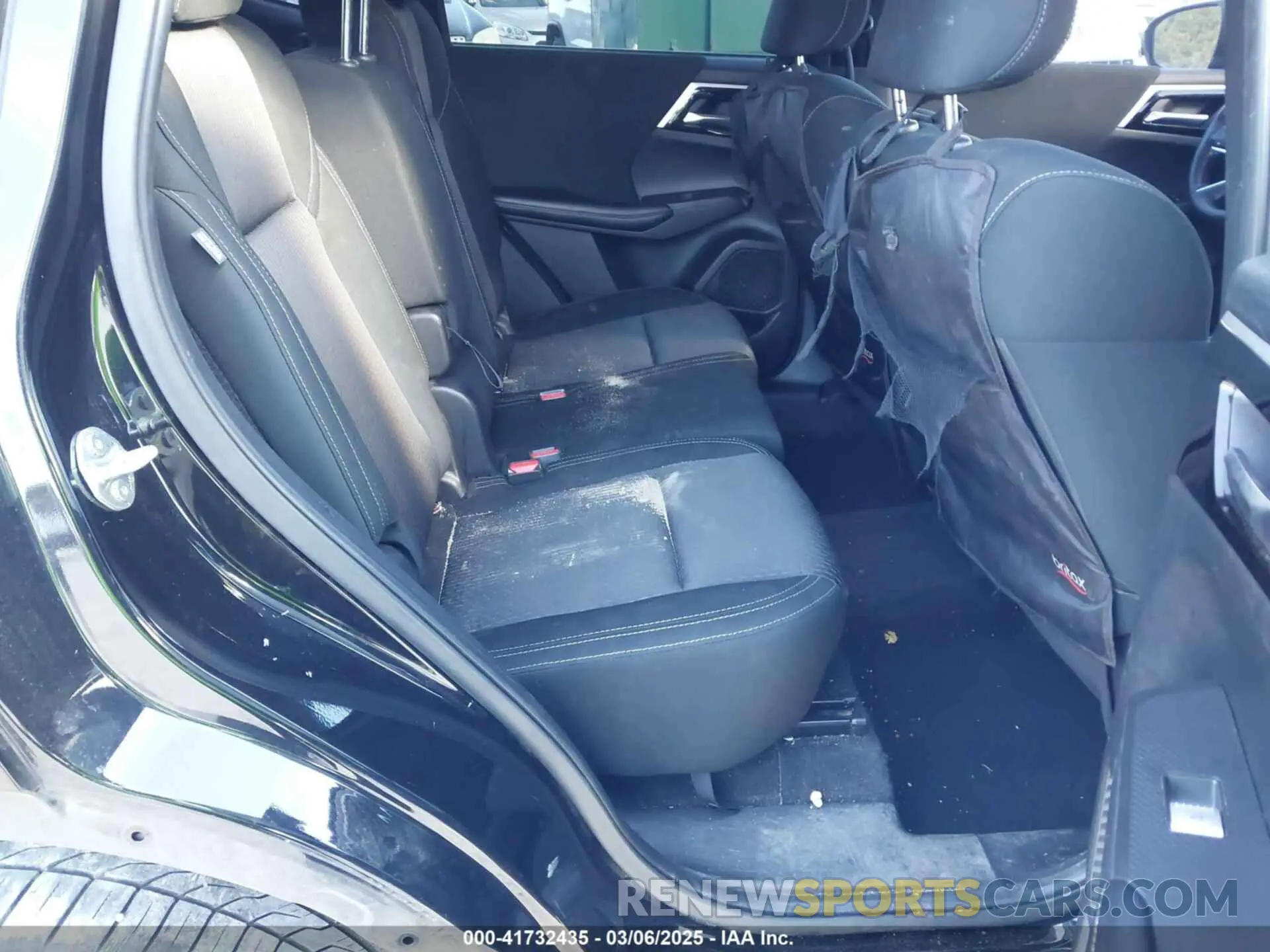 8 Photograph of a damaged car JA4J3TA82NZ040689 MITSUBISHI OUTLANDER 2022