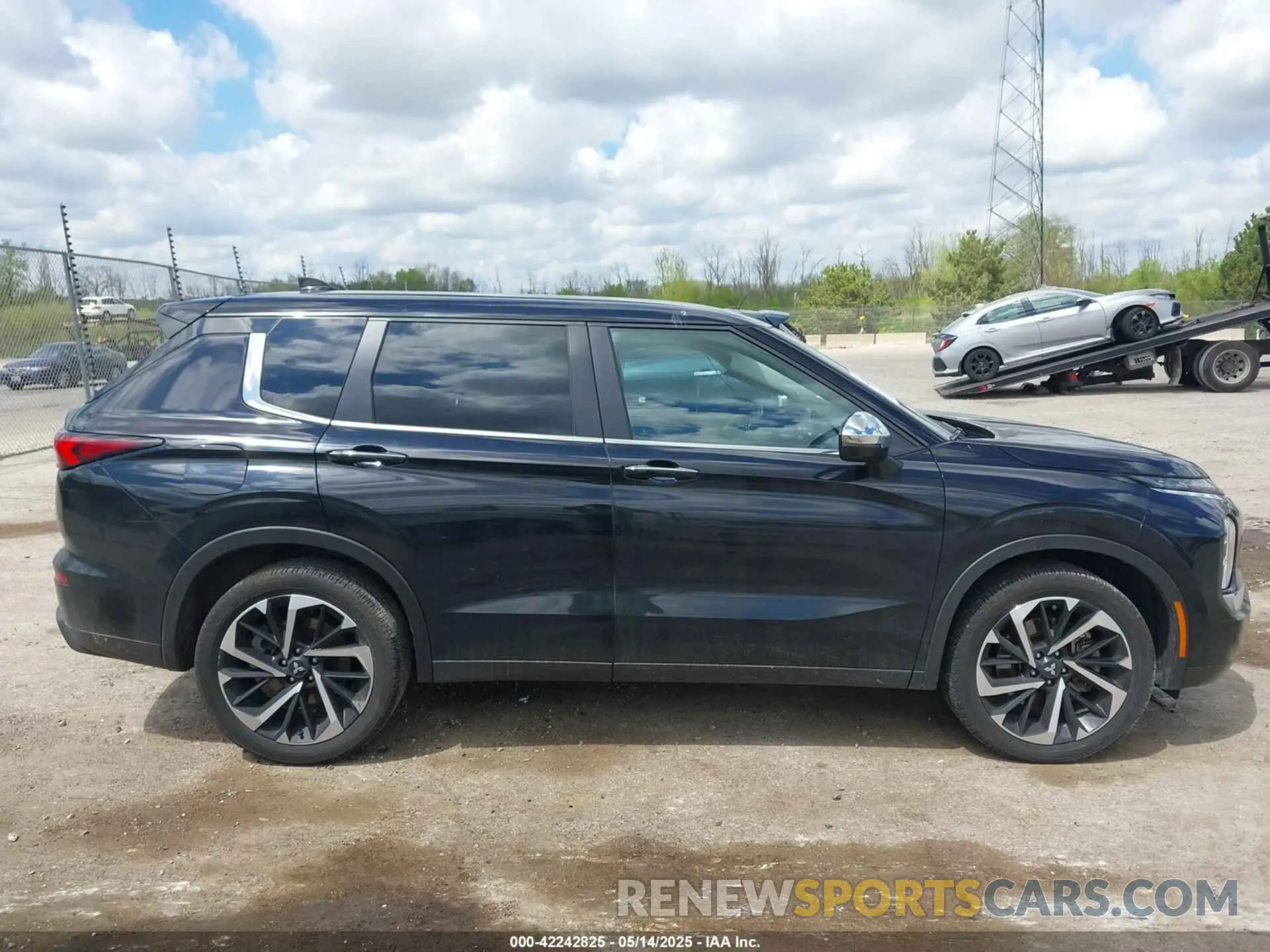 13 Photograph of a damaged car JA4J3TA83NZ063656 MITSUBISHI OUTLANDER 2022