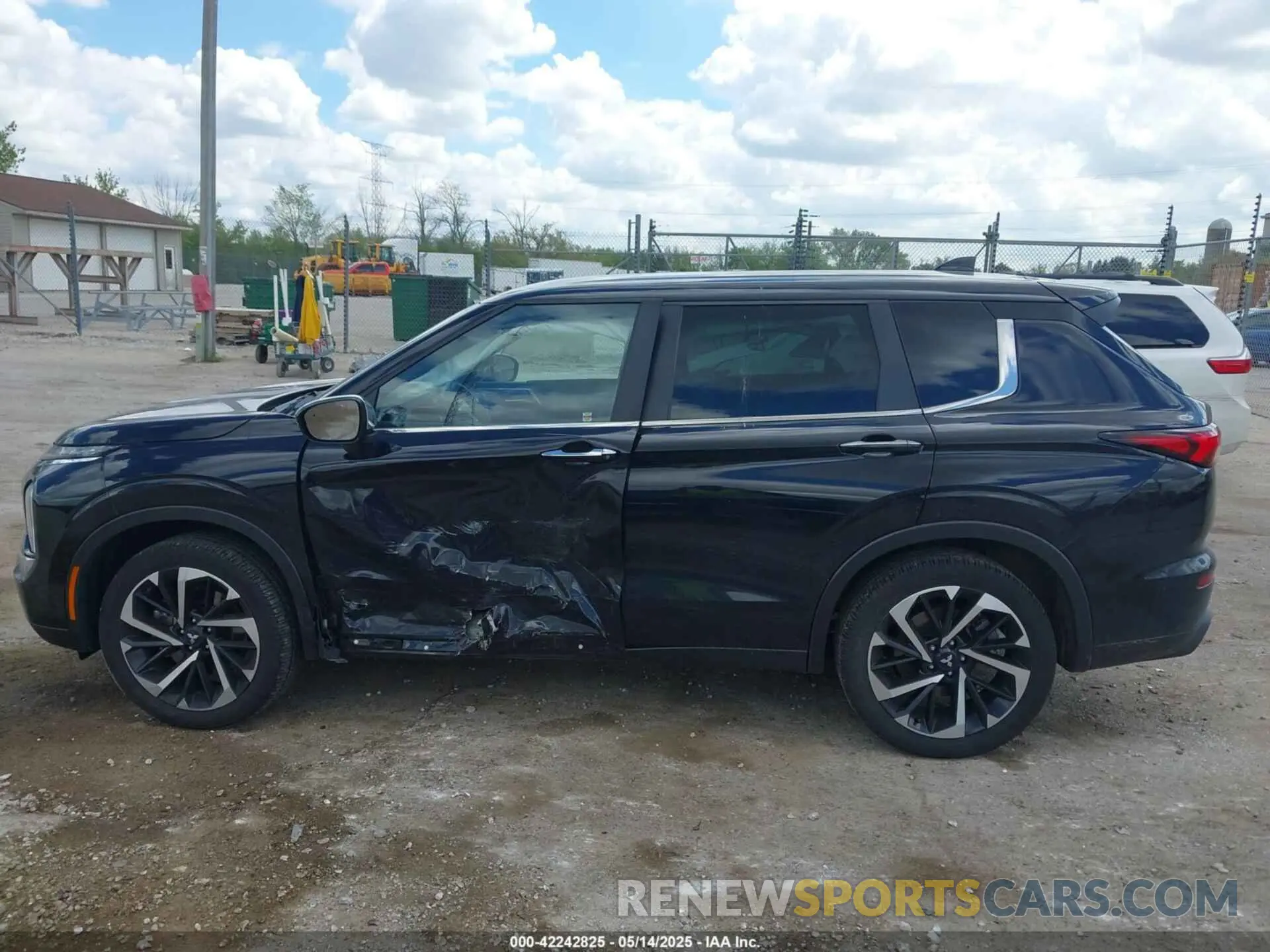14 Photograph of a damaged car JA4J3TA83NZ063656 MITSUBISHI OUTLANDER 2022