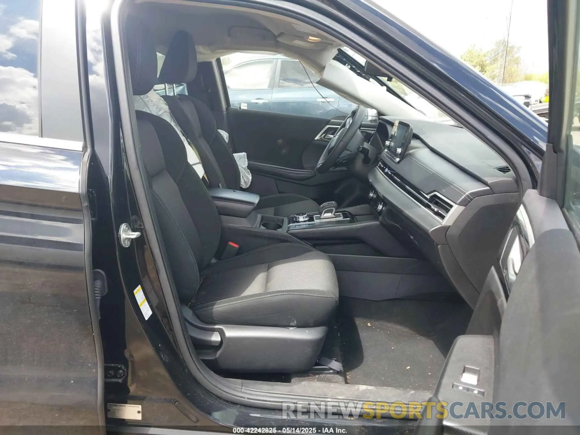 5 Photograph of a damaged car JA4J3TA83NZ063656 MITSUBISHI OUTLANDER 2022