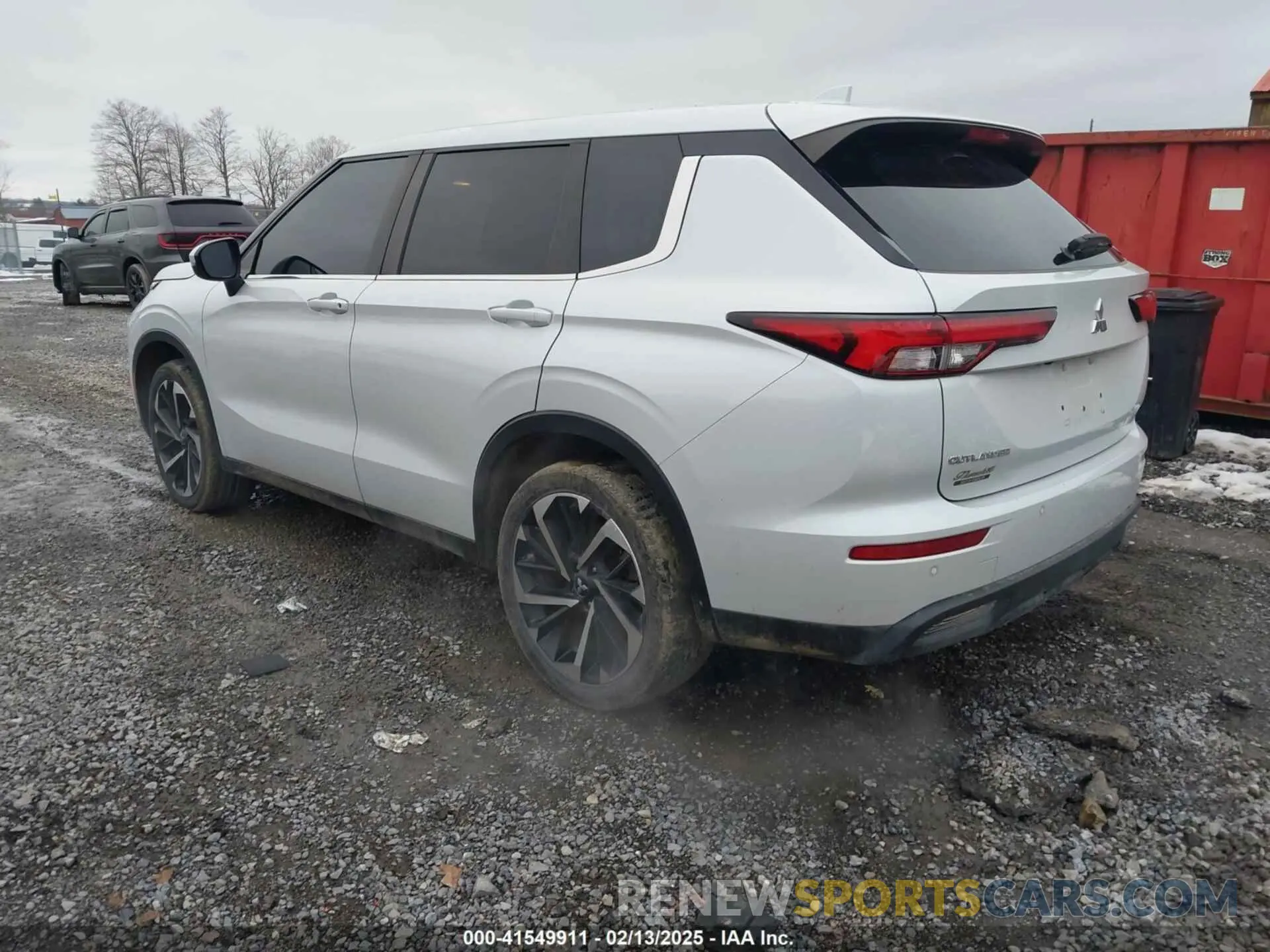 3 Photograph of a damaged car JA4J3TA84NZ014725 MITSUBISHI OUTLANDER 2022