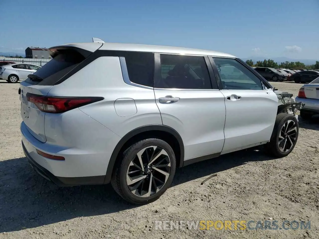 3 Фотография поврежденного автомобиля JA4J3TA85NZ020372 MITSUBISHI OUTLANDER 2022
