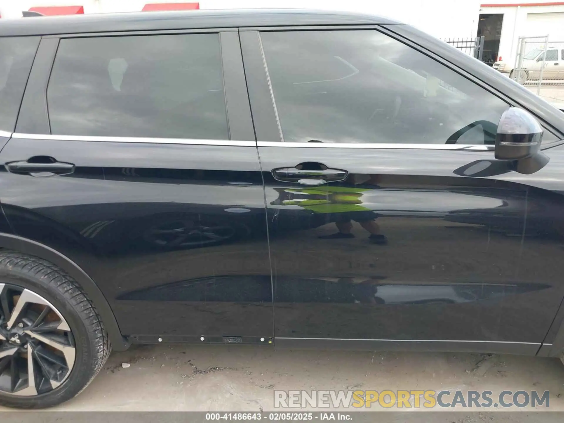 13 Photograph of a damaged car JA4J3TA86NZ074084 MITSUBISHI OUTLANDER 2022