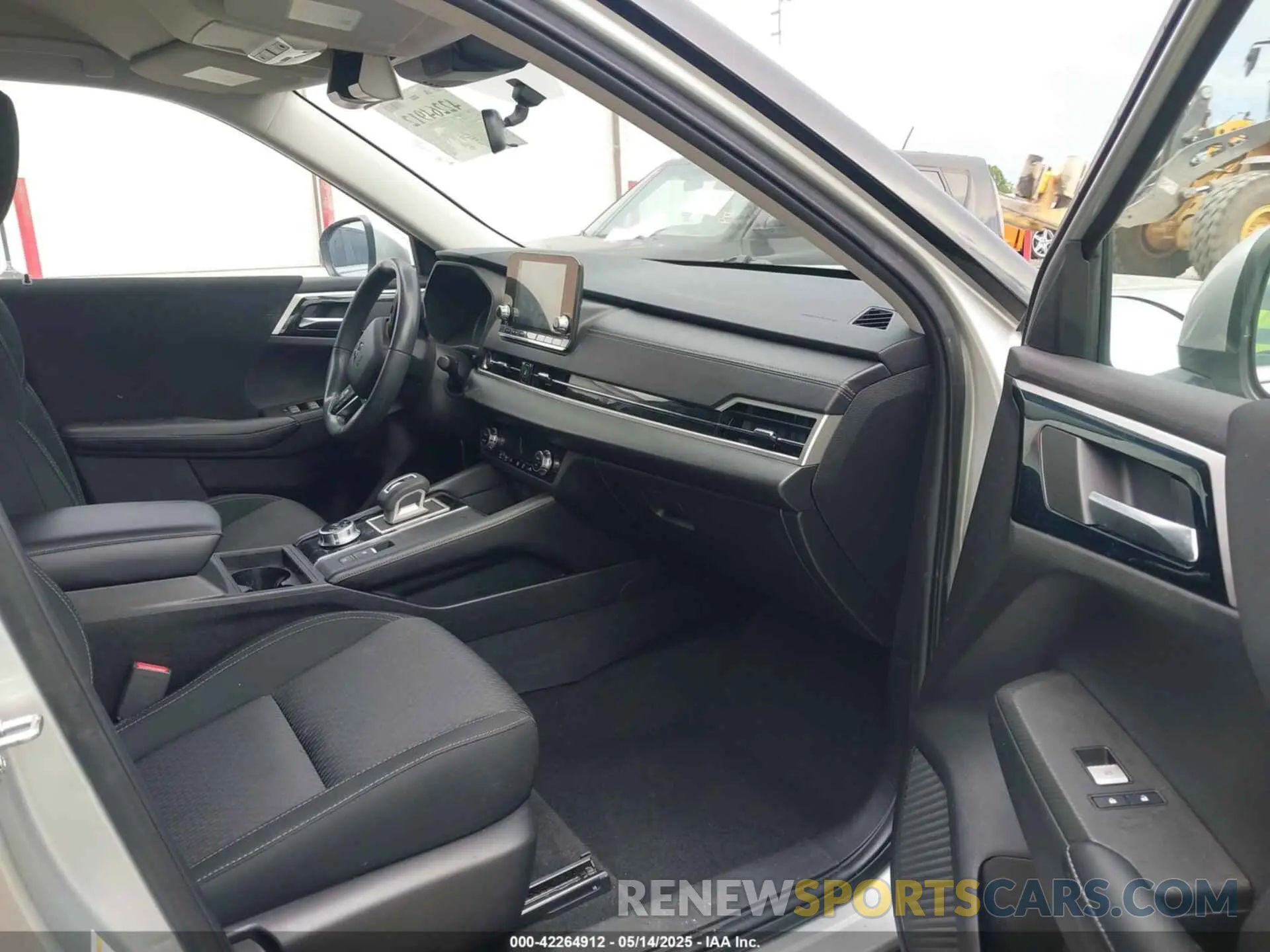 5 Photograph of a damaged car JA4J3TA88NZ015201 MITSUBISHI OUTLANDER 2022