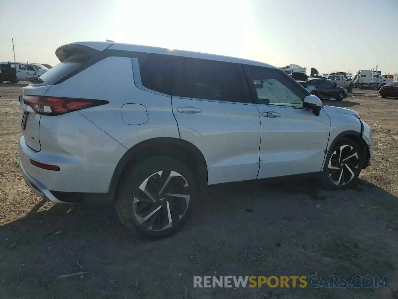 3 Фотография поврежденного автомобиля JA4J3UA80NZ026246 MITSUBISHI OUTLANDER 2022