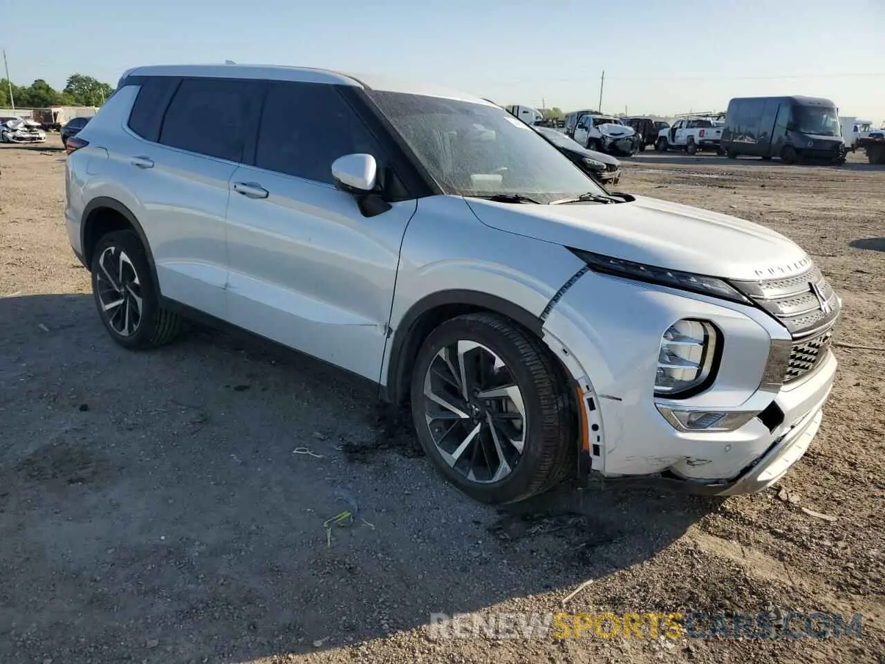 4 Фотография поврежденного автомобиля JA4J3UA80NZ026246 MITSUBISHI OUTLANDER 2022
