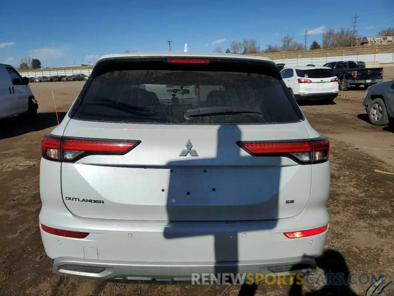 6 Photograph of a damaged car JA4J3UA80NZ089976 MITSUBISHI OUTLANDER 2022