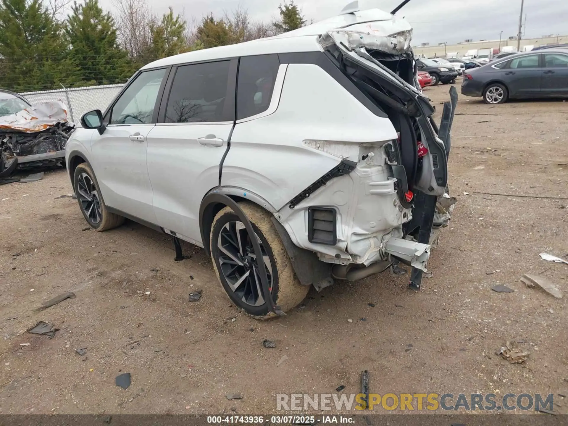 3 Photograph of a damaged car JA4J3UA81NZ027230 MITSUBISHI OUTLANDER 2022