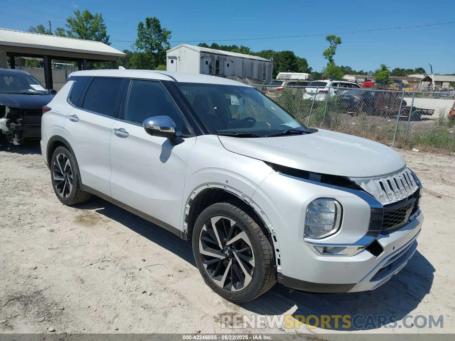 1 Photograph of a damaged car JA4J3UA82NZ037930 MITSUBISHI OUTLANDER 2022