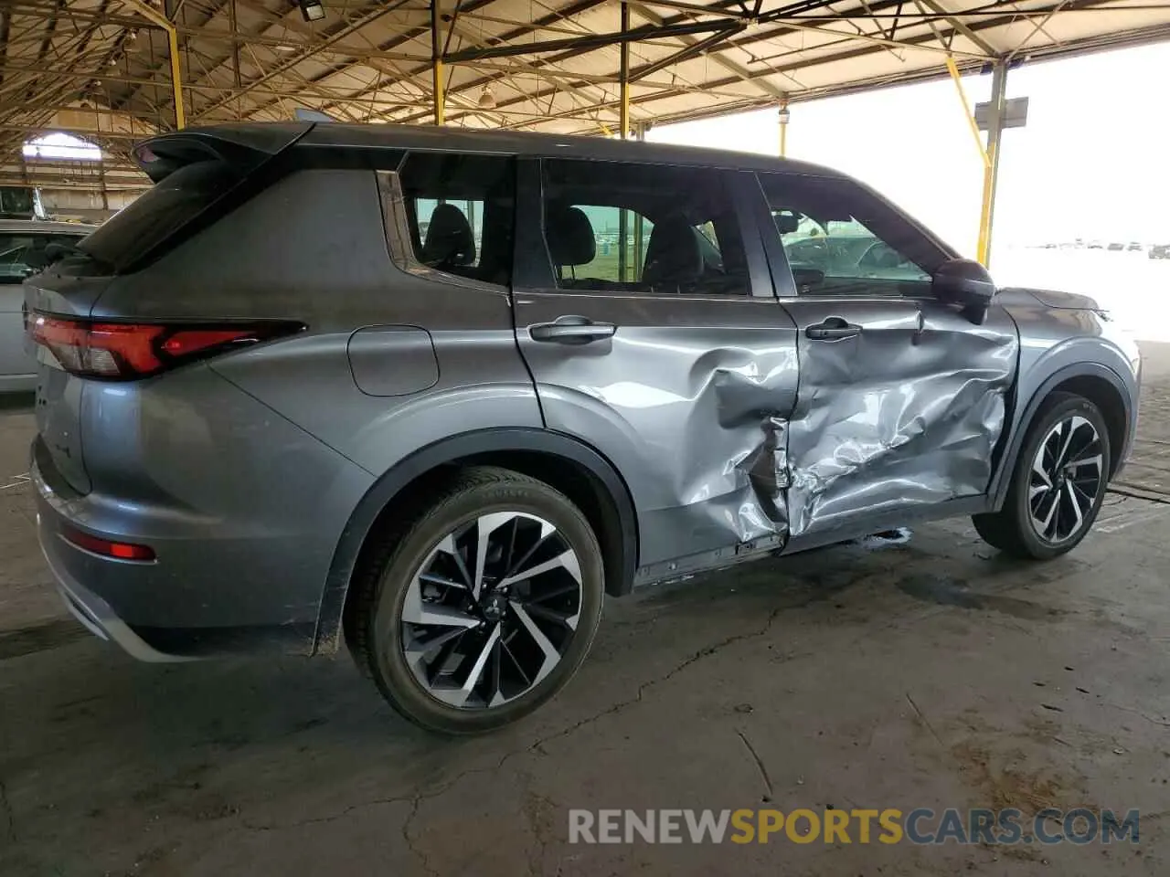 3 Фотография поврежденного автомобиля JA4J3UA83NZ006458 MITSUBISHI OUTLANDER 2022