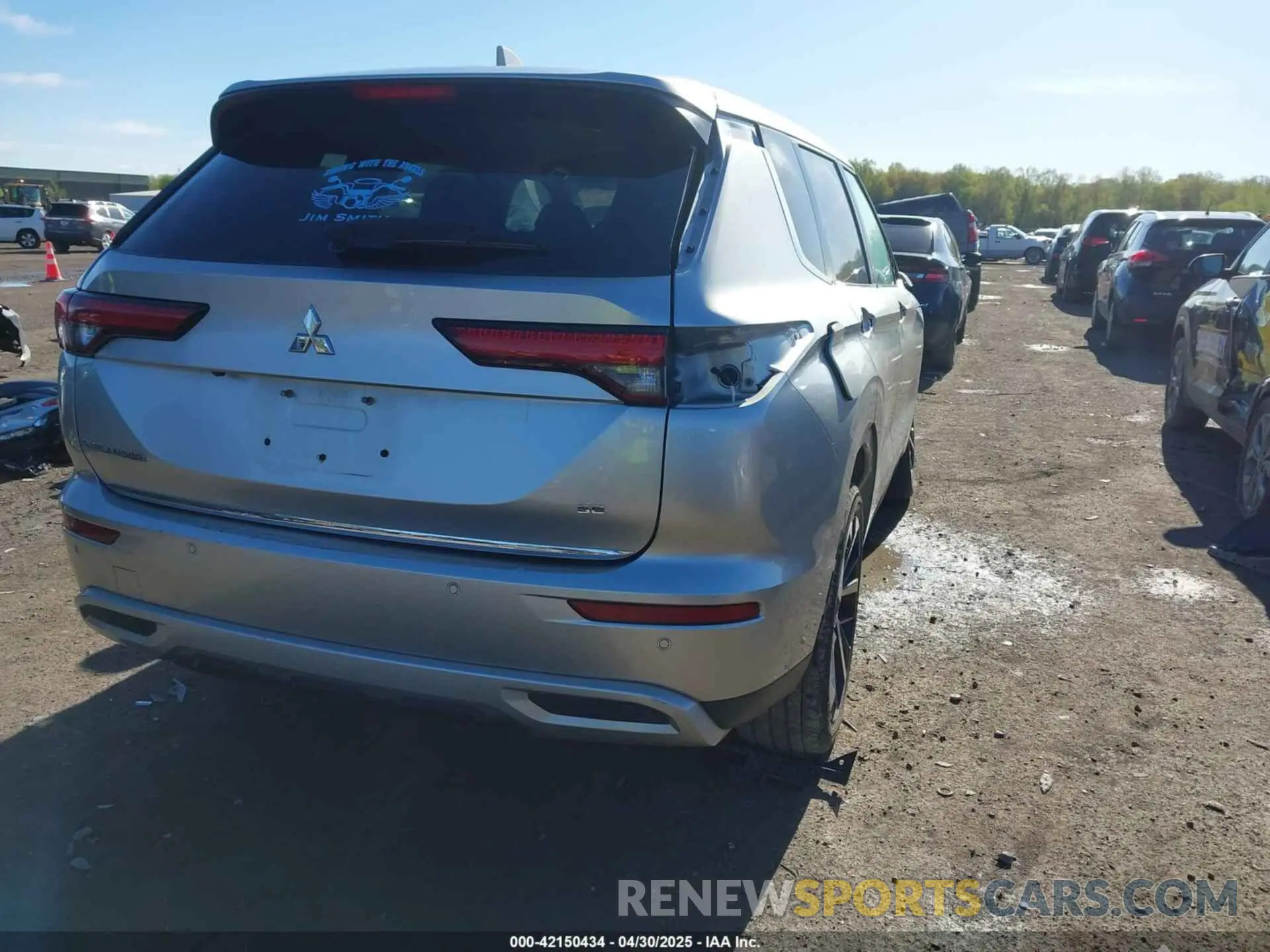 4 Photograph of a damaged car JA4J3UA83NZ027438 MITSUBISHI OUTLANDER 2022