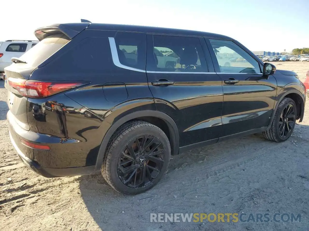 3 Фотография поврежденного автомобиля JA4J3UA83NZ065638 MITSUBISHI OUTLANDER 2022