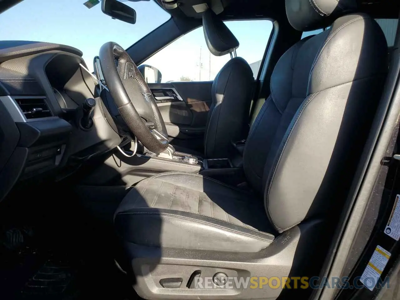 7 Фотография поврежденного автомобиля JA4J3UA83NZ065638 MITSUBISHI OUTLANDER 2022