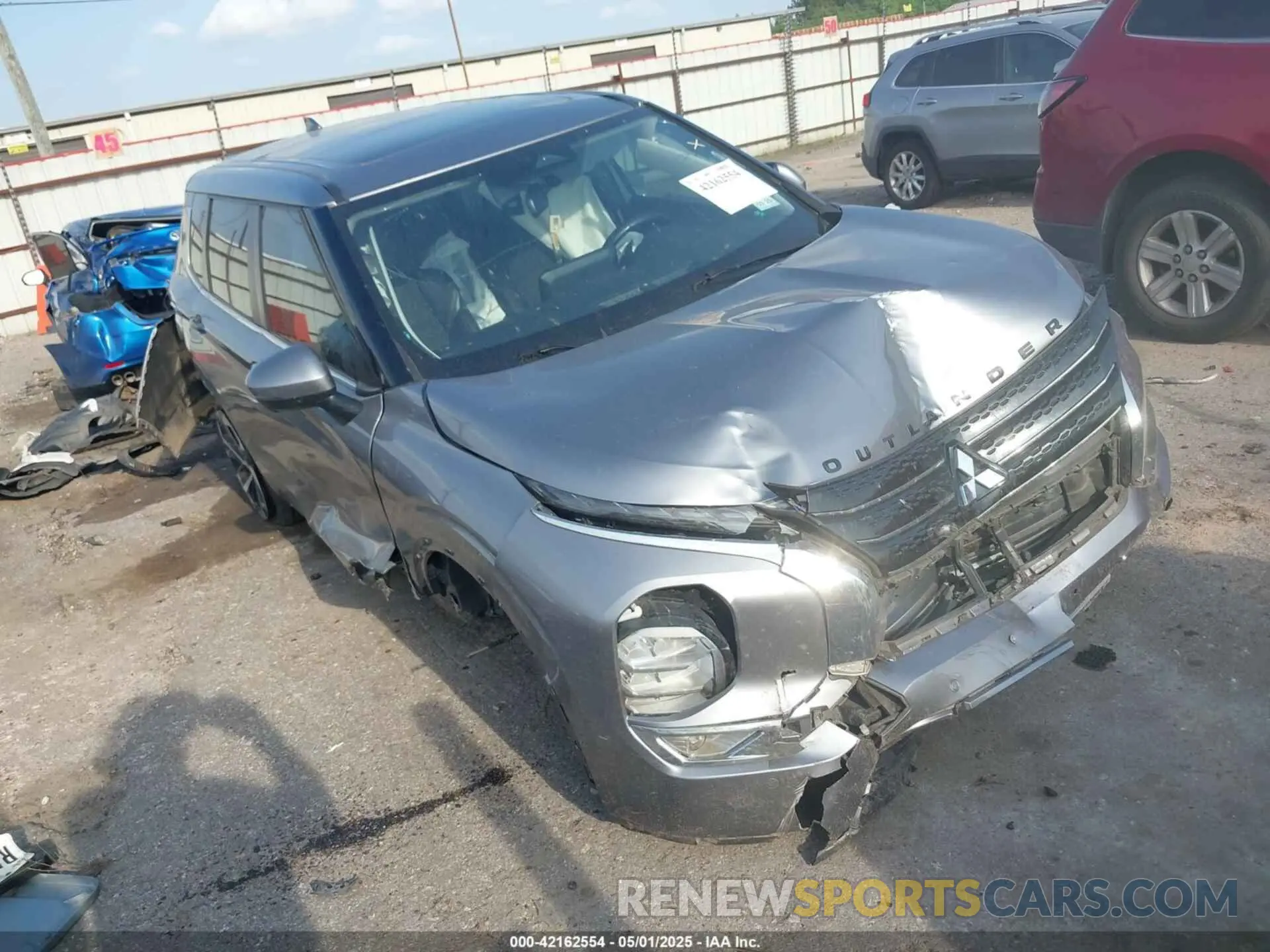 1 Photograph of a damaged car JA4J3UA84NZ039145 MITSUBISHI OUTLANDER 2022