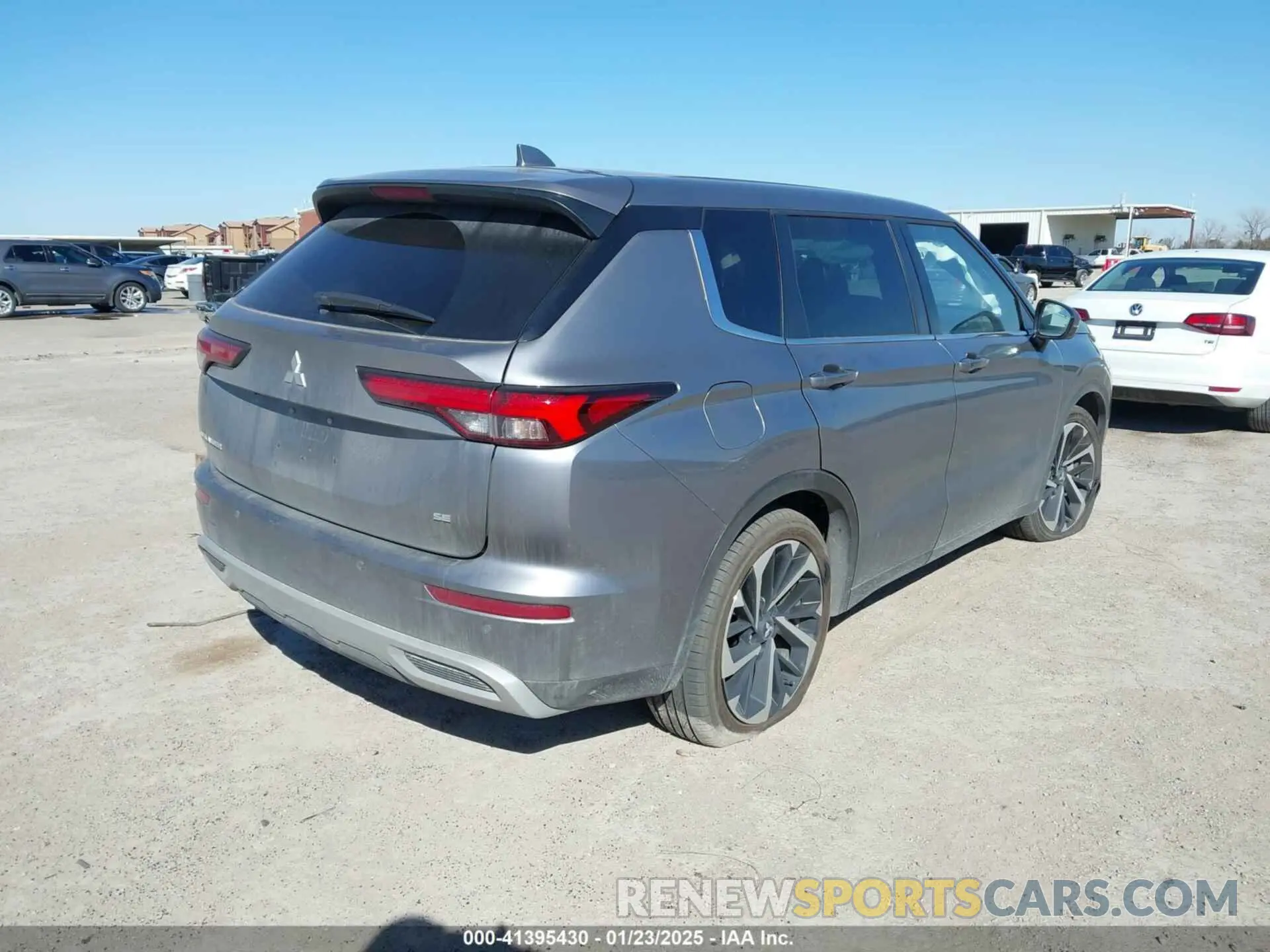 4 Фотография поврежденного автомобиля JA4J3UA85NZ089455 MITSUBISHI OUTLANDER 2022