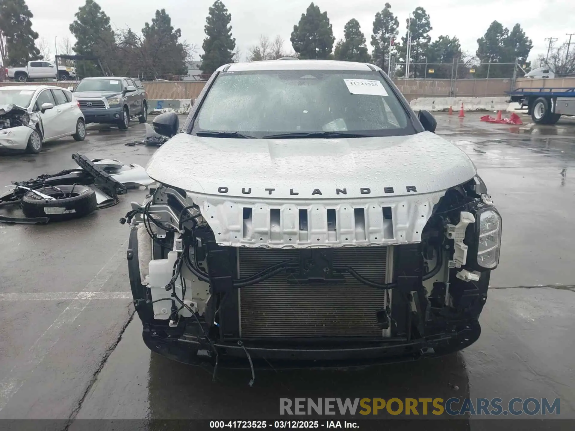 13 Photograph of a damaged car JA4J3UA87NZ059213 MITSUBISHI OUTLANDER 2022