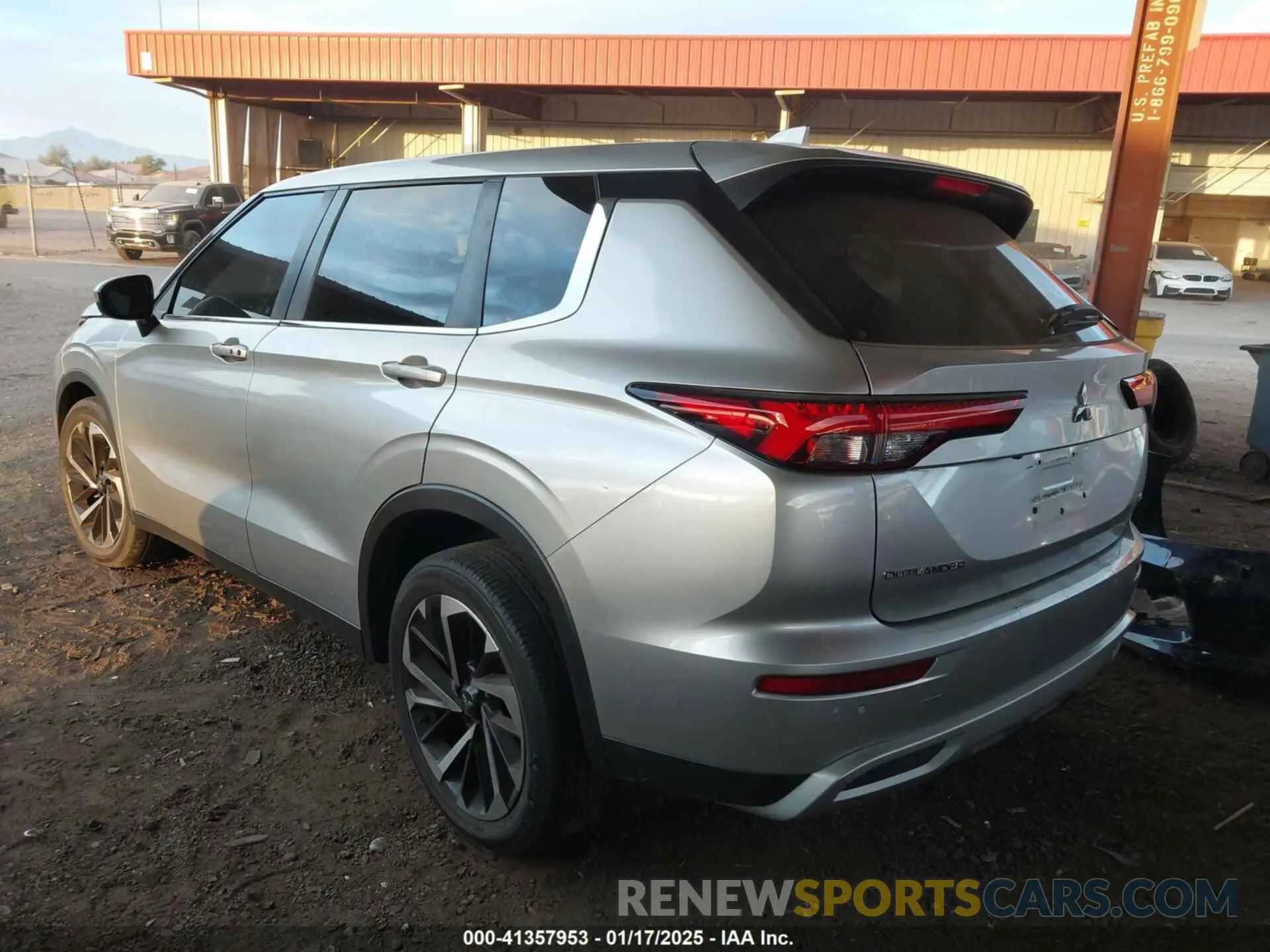 3 Фотография поврежденного автомобиля JA4J3UA88NZ023157 MITSUBISHI OUTLANDER 2022