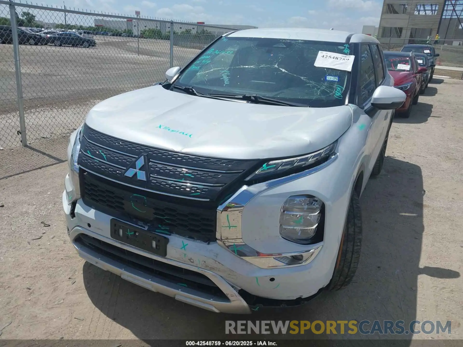 2 Photograph of a damaged car JA4J3UA89NZ088972 MITSUBISHI OUTLANDER 2022