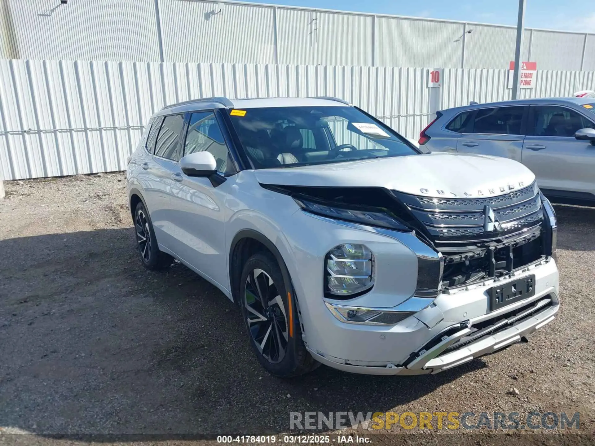 1 Фотография поврежденного автомобиля JA4J3VA83NZ092652 MITSUBISHI OUTLANDER 2022