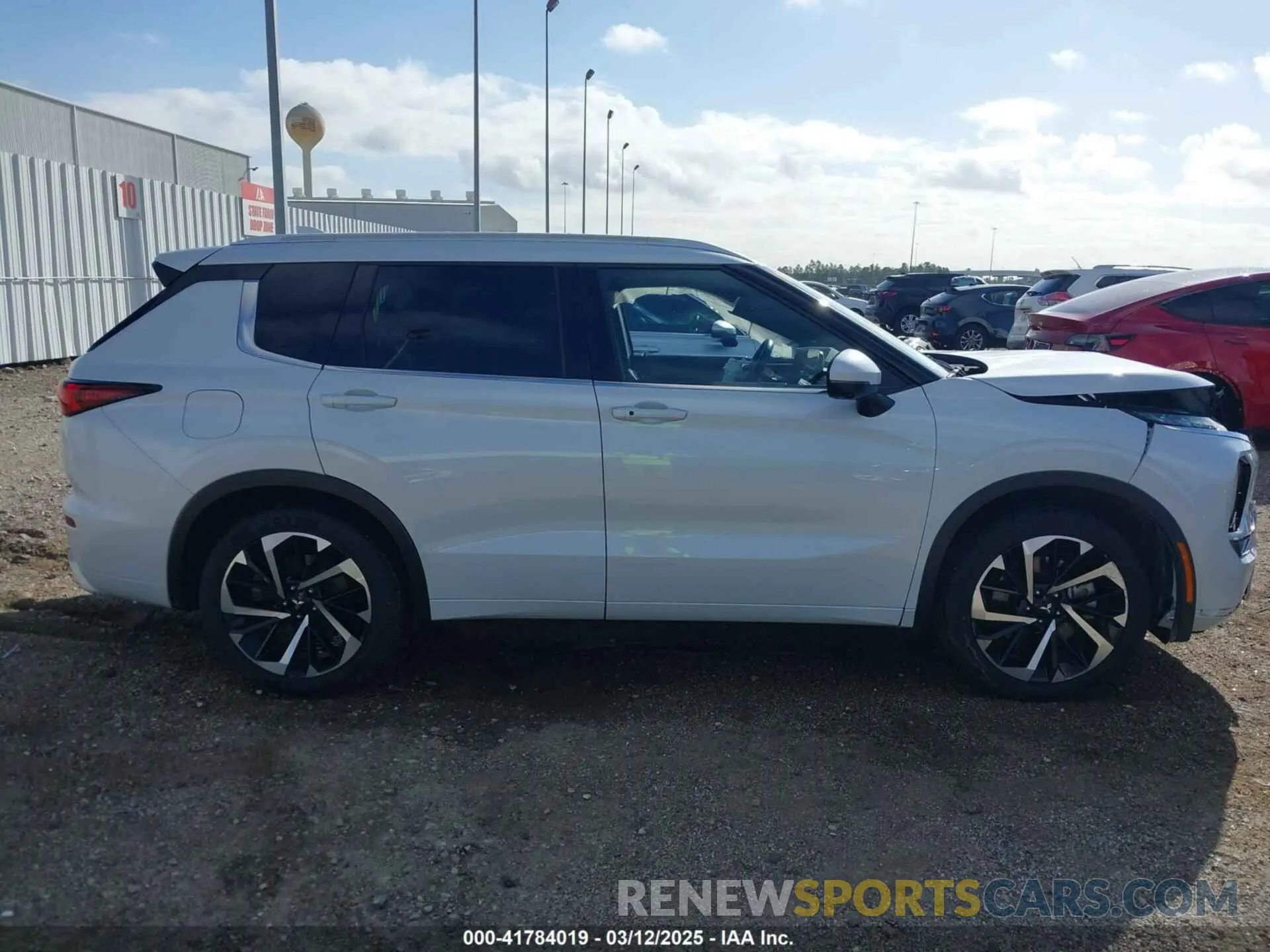 13 Фотография поврежденного автомобиля JA4J3VA83NZ092652 MITSUBISHI OUTLANDER 2022