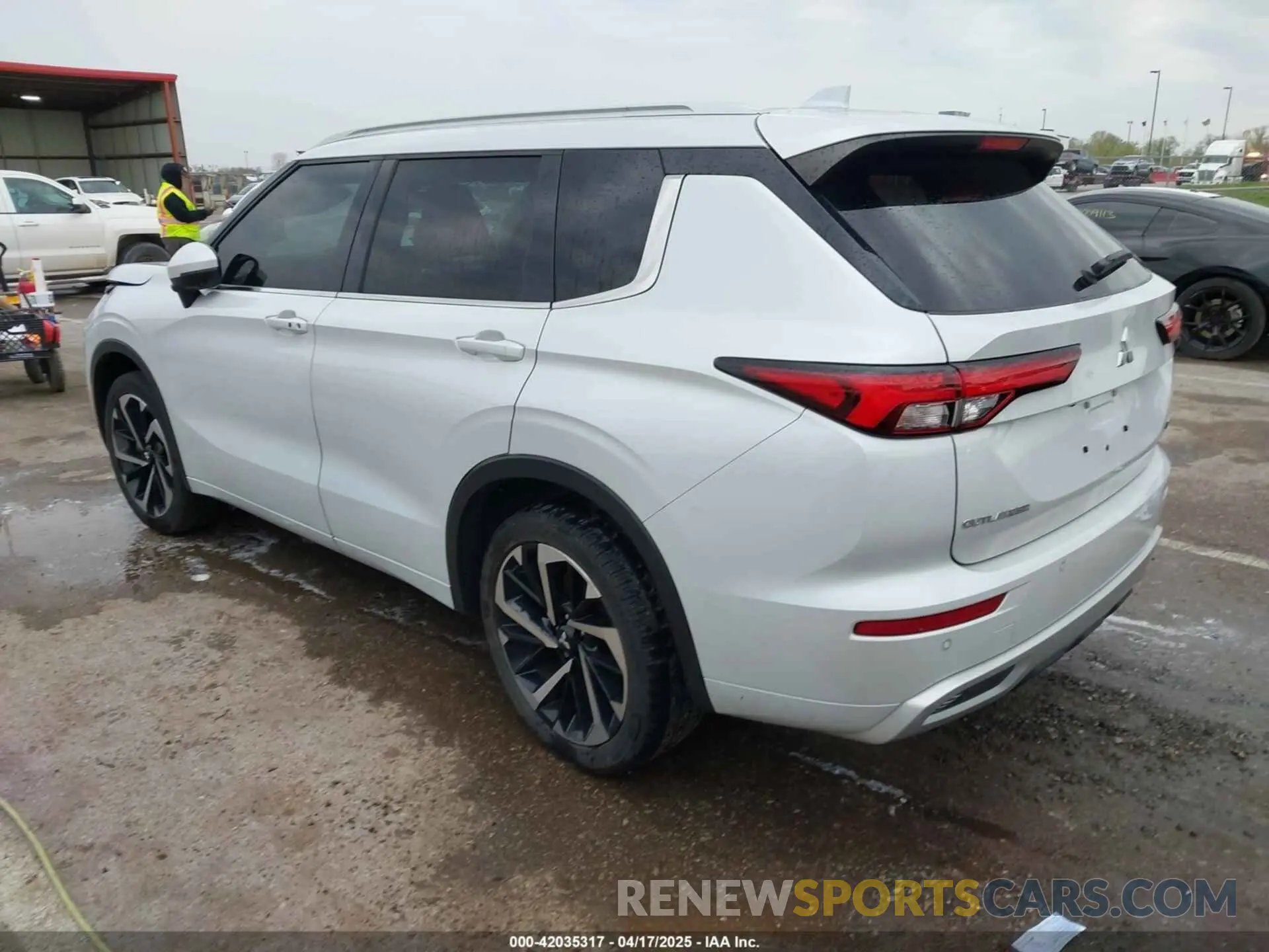 3 Фотография поврежденного автомобиля JA4J3VA84NZ091655 MITSUBISHI OUTLANDER 2022