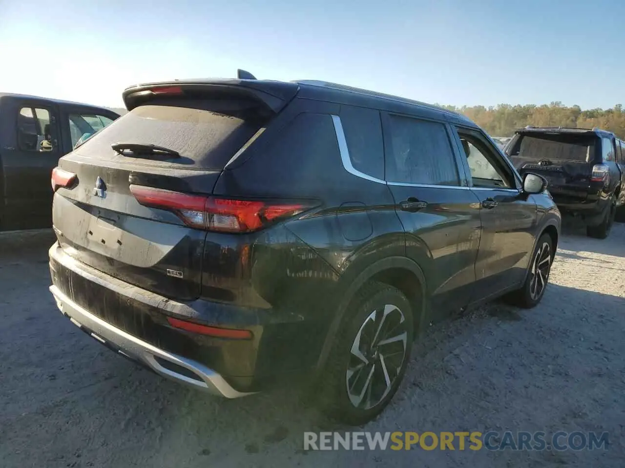 3 Фотография поврежденного автомобиля JA4J3VA85NZ061709 MITSUBISHI OUTLANDER 2022