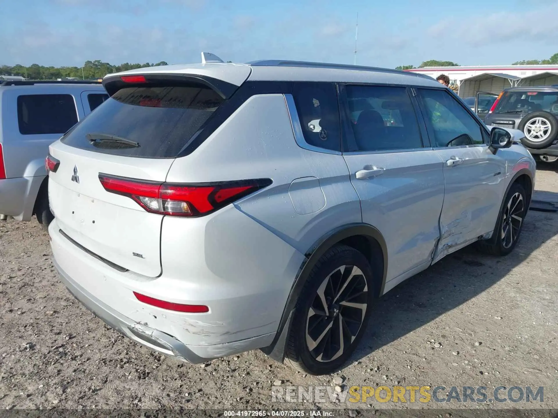 4 Photograph of a damaged car JA4J3VA86NZ087848 MITSUBISHI OUTLANDER 2022