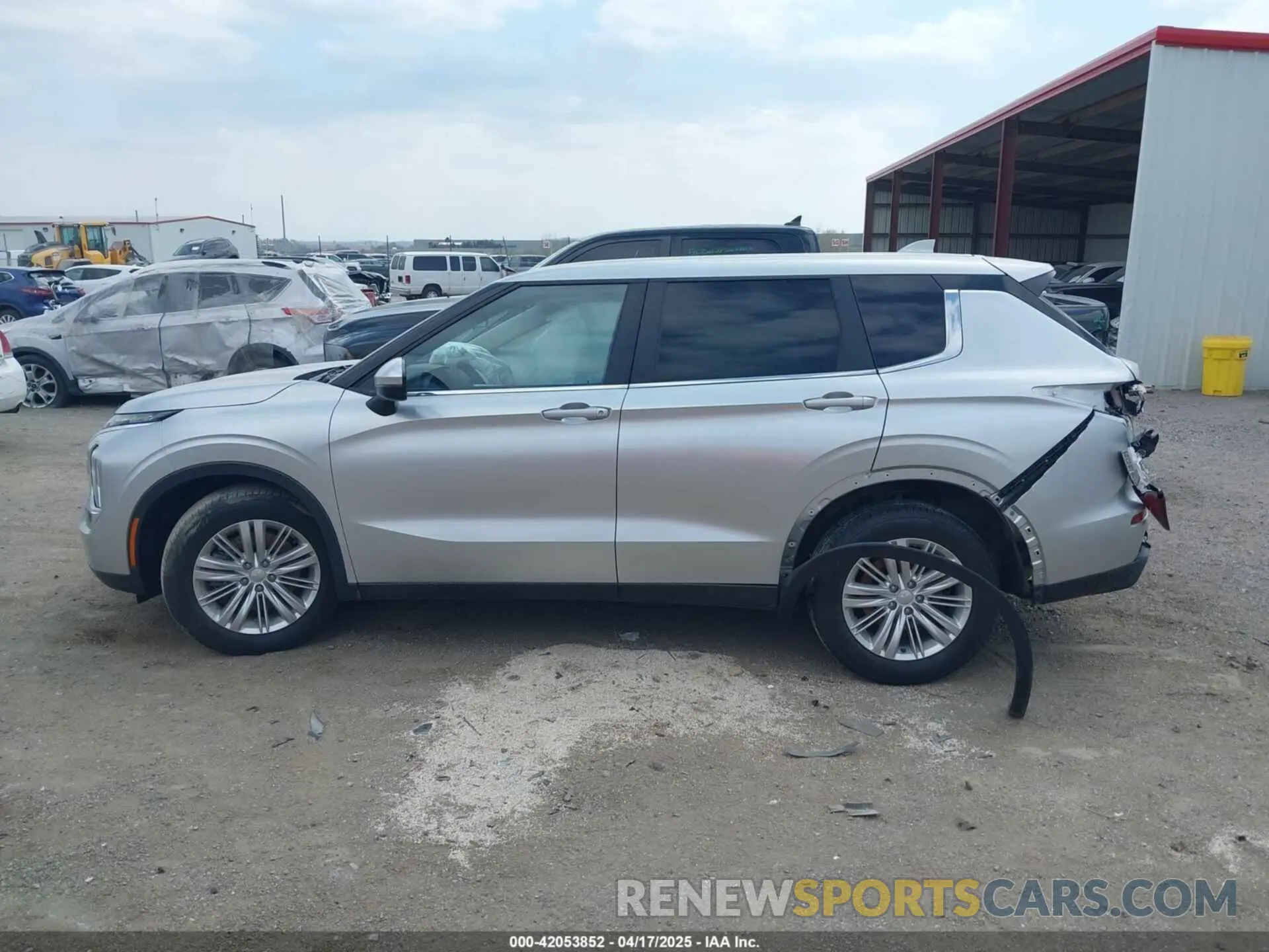 15 Photograph of a damaged car JA4J4TA83NZ015233 MITSUBISHI OUTLANDER 2022