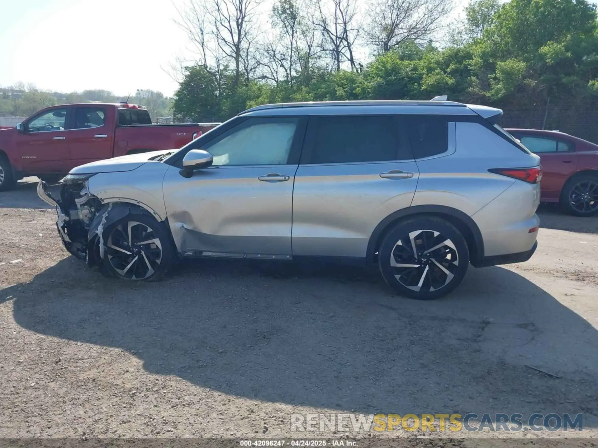 15 Photograph of a damaged car JA4J4TA86NZ002248 MITSUBISHI OUTLANDER 2022