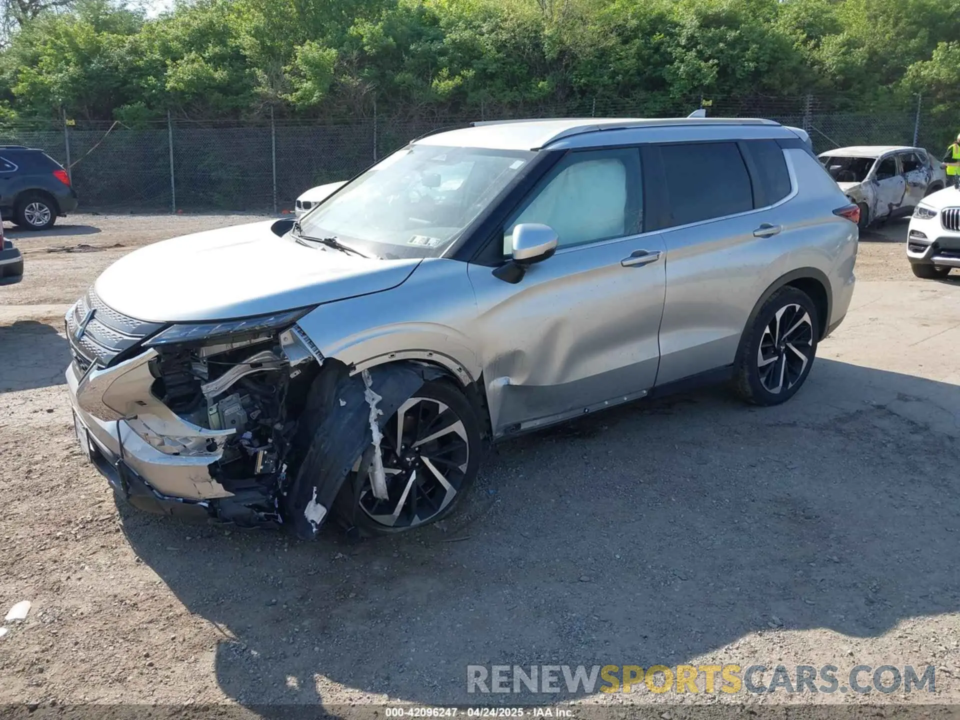 2 Photograph of a damaged car JA4J4TA86NZ002248 MITSUBISHI OUTLANDER 2022
