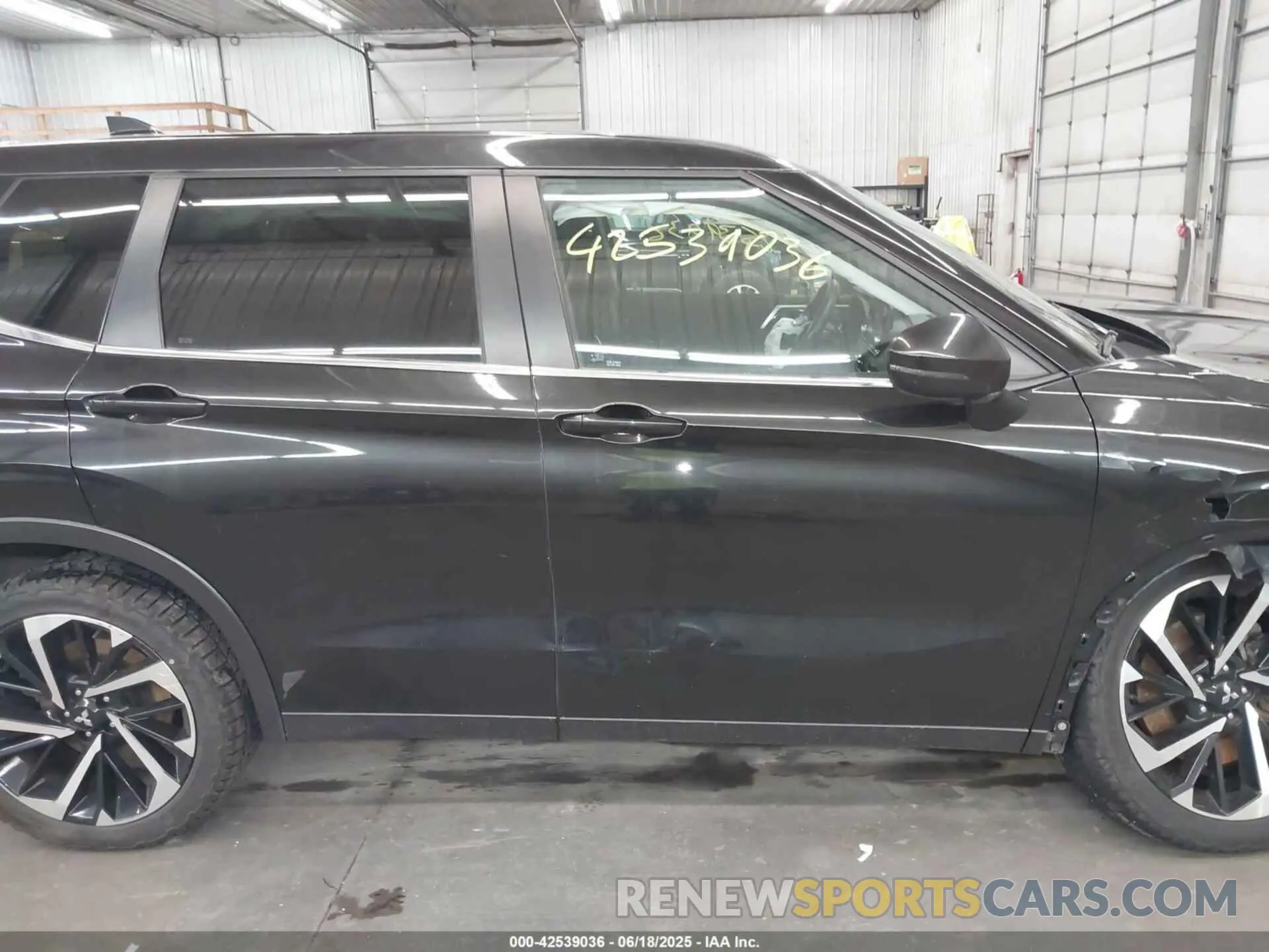 13 Photograph of a damaged car JA4J4TA87NZ015963 MITSUBISHI OUTLANDER 2022