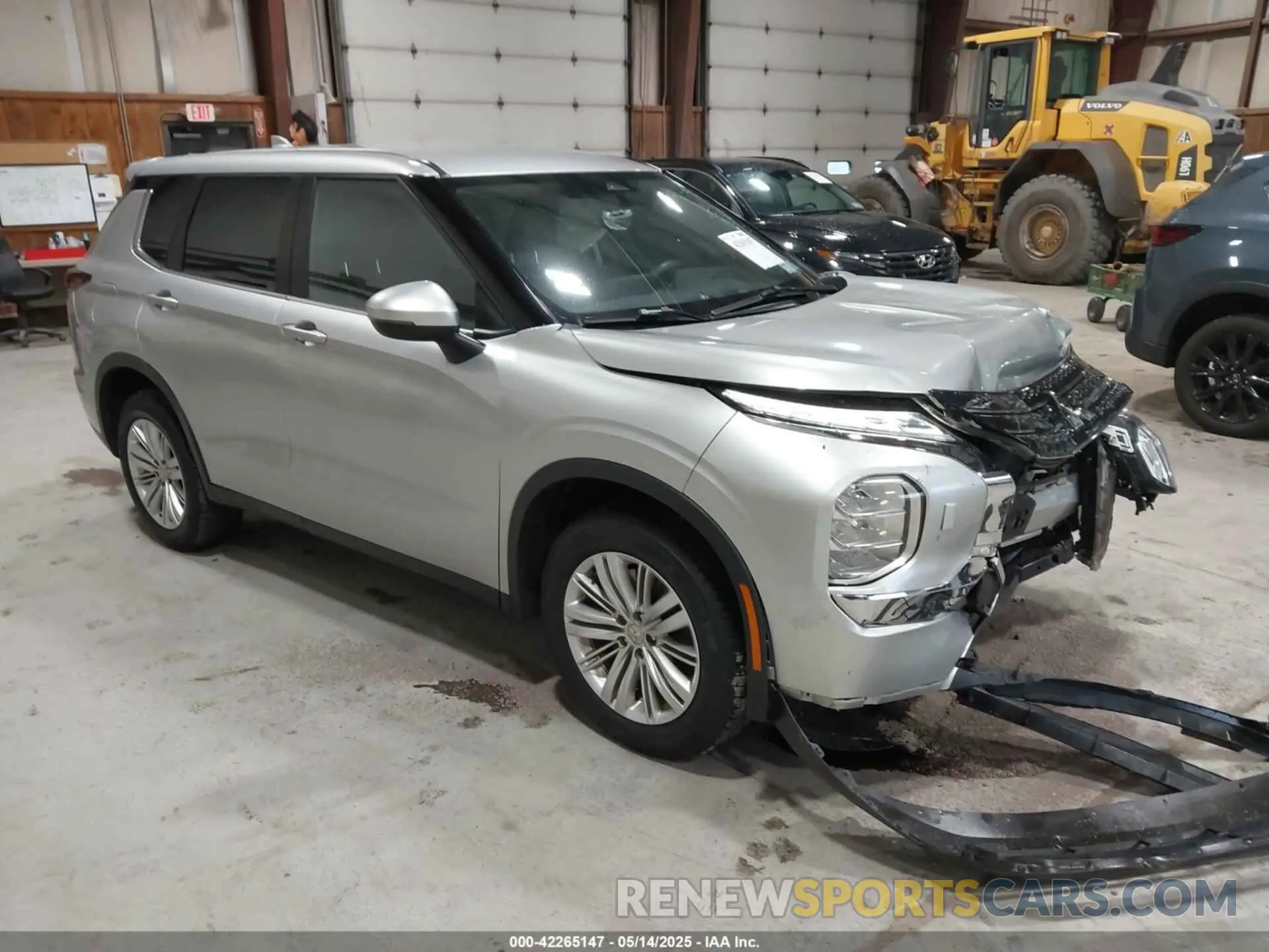 1 Photograph of a damaged car JA4J4TA89NZ033459 MITSUBISHI OUTLANDER 2022